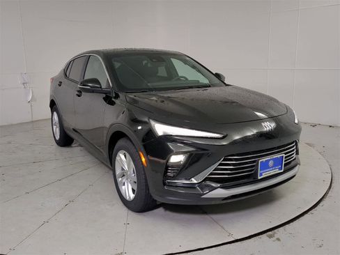 Used 2025 Buick Envista Preferred w/ Advanced Safety Package image 8