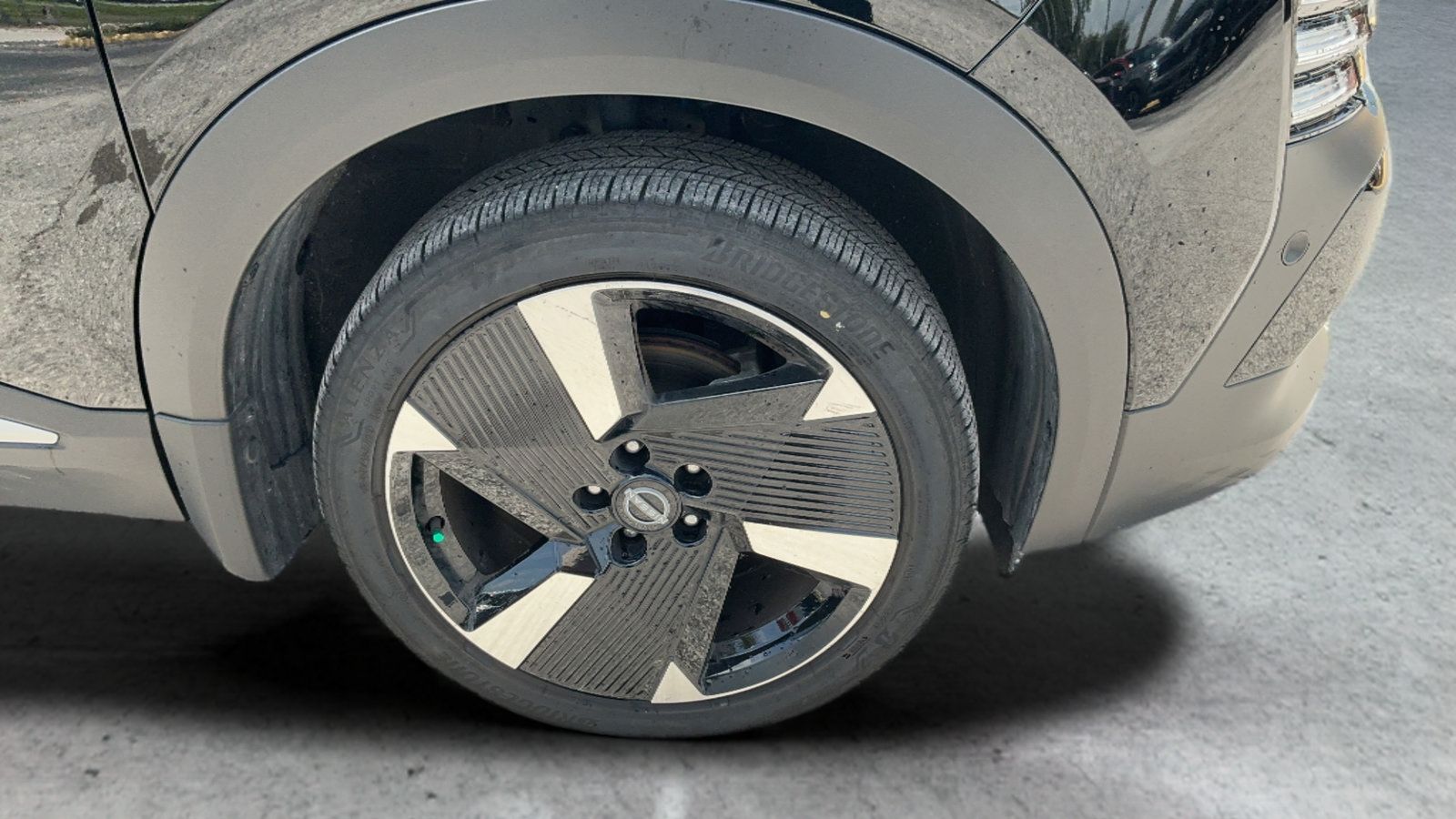 Certified 2025 Nissan Kicks SR FWD image 39