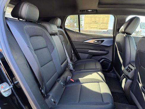 New 2026 Chevrolet Equinox EV LT image 24