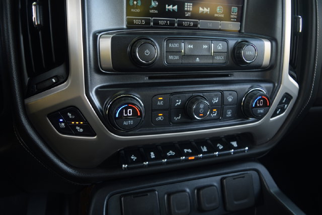 Used 2019 GMC Sierra 2500 Denali w/ Duramax Plus Package AWD/4WD image 11
