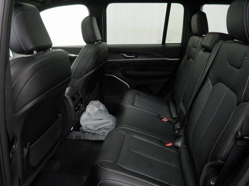 New 2026 Jeep Grand Cherokee Limited image 19