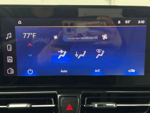 Used 2024 Chevrolet TrailBlazer LT w/ Convenience Package AWD/4WD image 25