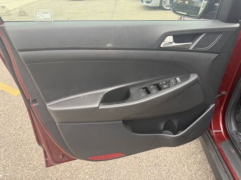 Used 2019 Hyundai Tucson SE FWD image 16