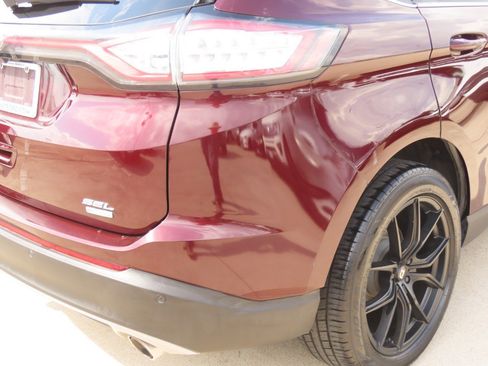 Used 2018 Ford Edge SEL w/ Equipment Group 201A FWD image 12