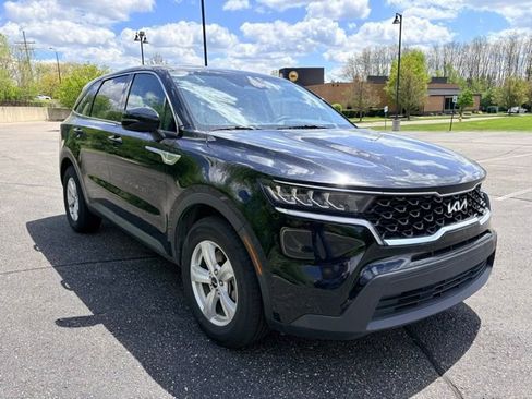 Used 2023 Kia Sorento LX FWD image 7