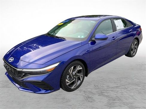 Certified 2024 Hyundai Elantra SEL w/ Convenience Package FWD image 7