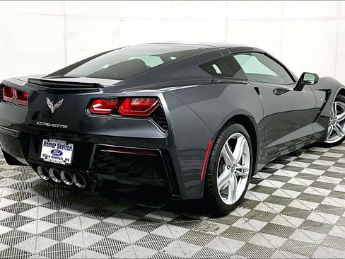 Used 2017 Chevrolet Corvette Stingray Coupe w/ 1LT image 10