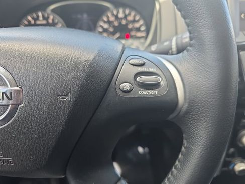 Used 2018 Nissan Pathfinder SV AWD/4WD image 21