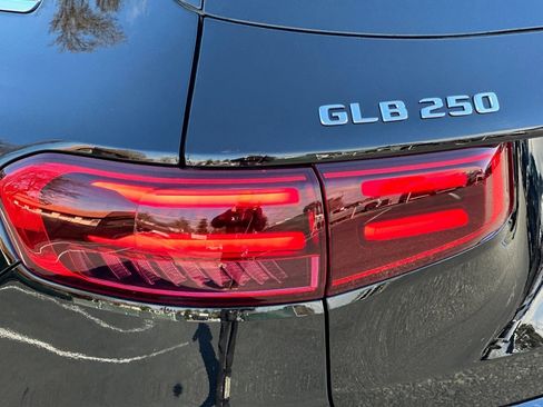 Used 2026 Mercedes-Benz GLB 250 image 13