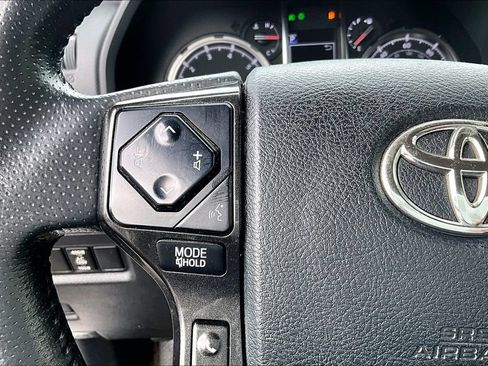 Used 2020 Toyota 4Runner TRD Off-Road Premium AWD/4WD image 26