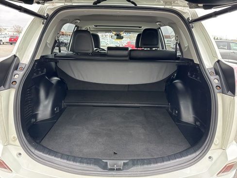 Used 2018 Toyota RAV4 Limited image 38