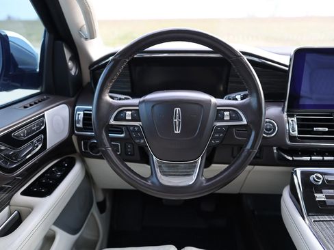 Used 2020 Lincoln Navigator L Black Label w/ Cargo Convenience Package image 37