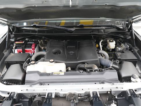 Used 2024 Toyota Tundra Limited AWD/4WD image 29