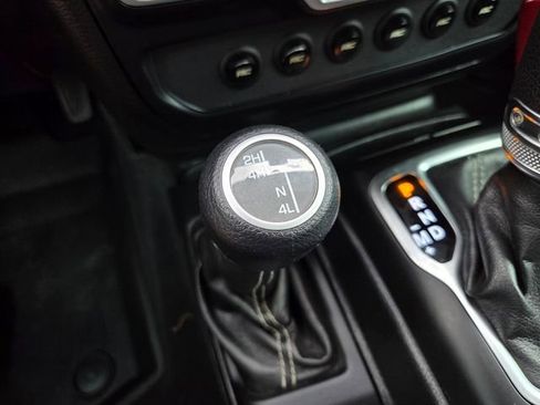 Certified 2019 Jeep Wrangler Unlimited Sahara AWD/4WD image 29