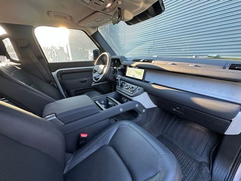 Used 2023 Land Rover Defender 110 S image 35