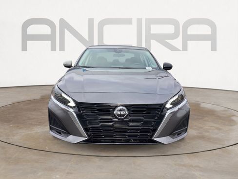 Used 2024 Nissan Altima 2.5 SV image 8