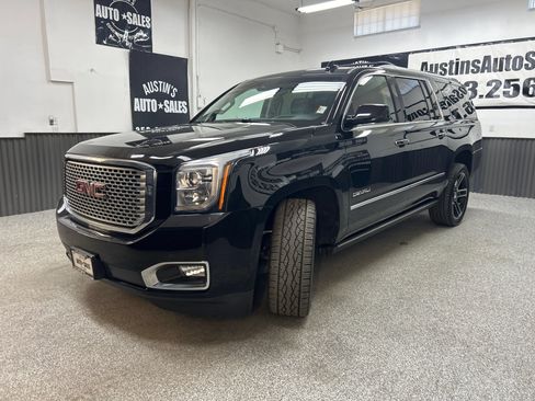 Used 2015 GMC Yukon XL Denali w/ Premium Package AWD/4WD image 3