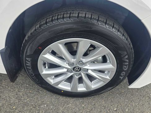 Used 2026 Toyota Corolla LE w/ LE Premium Package image 9