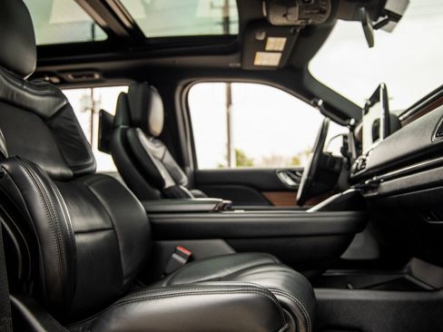 Used 2019 Lincoln Navigator L Reserve image 47