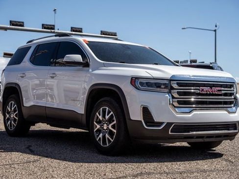 Used 2023 GMC Acadia SLE w/ Driver Convenience Package FWD image 3