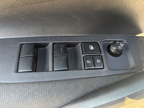 Used 2025 Toyota Corolla LE image 16