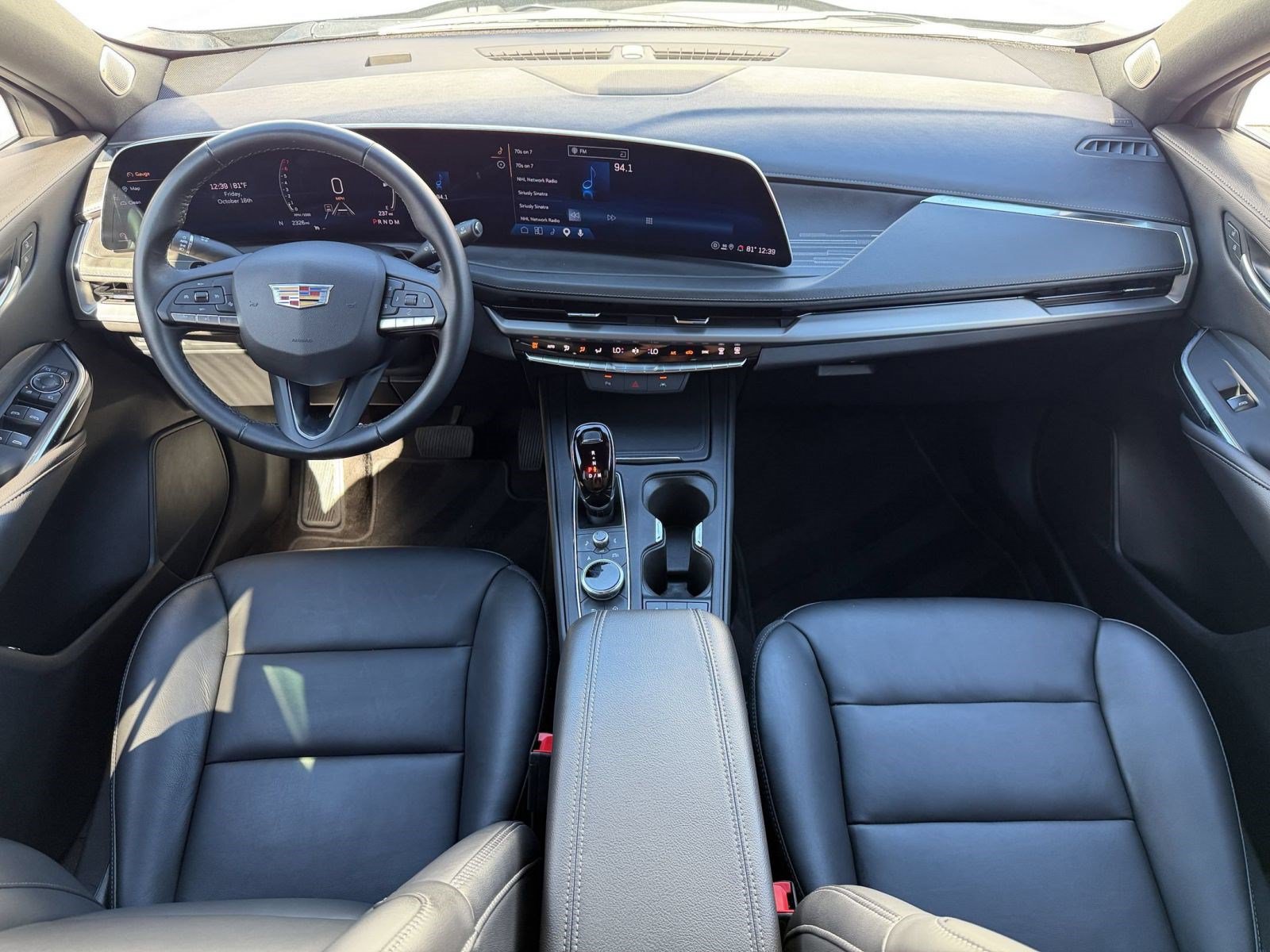Used 2025 Cadillac XT4 Premium Luxury FWD image 16