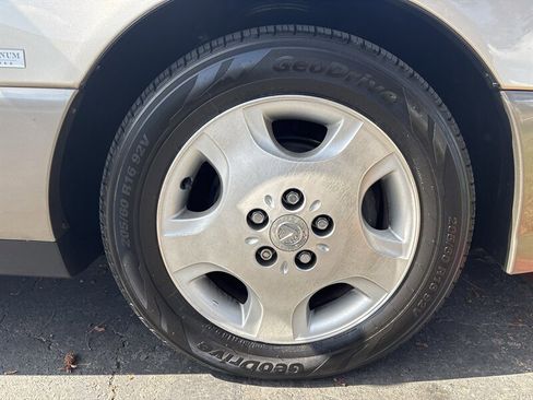 Used 2000 Lexus ES 330 FWD image 13