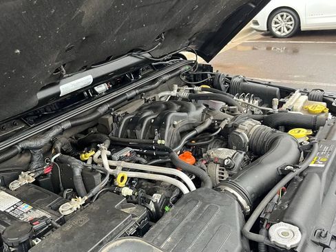 Used 2018 Jeep Wrangler Unlimited Sahara w/ Trailer Tow Group AWD/4WD image 3