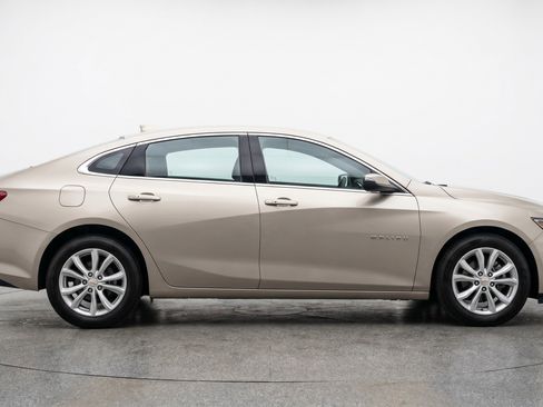 Used 2024 Chevrolet Malibu LT FWD image 11