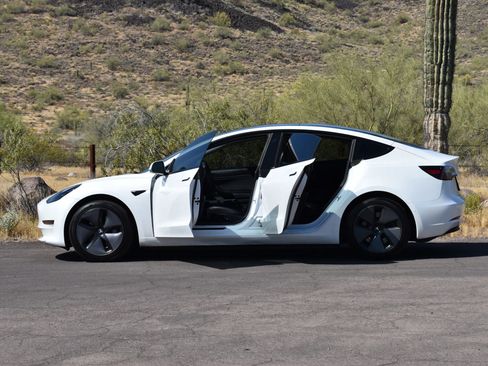 Used 2023 Tesla Model 3 Standard Range image 7