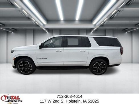 Used 2023 Chevrolet Suburban RST AWD/4WD image 5