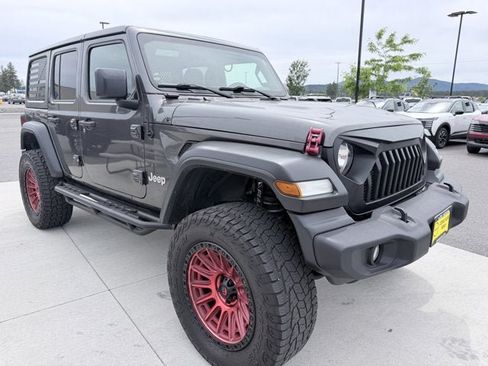 Used 2020 Jeep Wrangler Unlimited Sport S AWD/4WD image 3