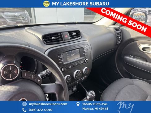 Used 2016 Kia Soul + image 10