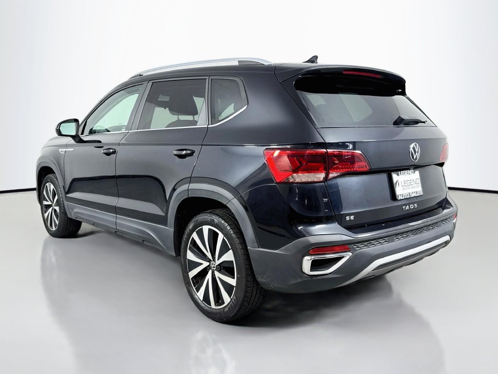Used 2022 Volkswagen Taos SE w/ Panoramic Sunroof Package FWD image 8