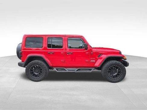Used 2018 Jeep Wrangler Unlimited Sahara AWD/4WD image 11