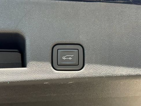 Used 2025 Chevrolet Traverse High Country w/ LPO, Floor Liner Package AWD/4WD image 23