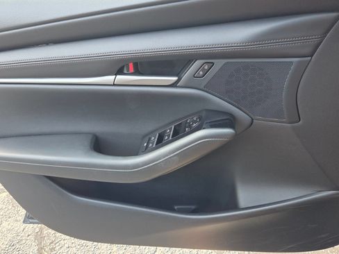 Used 2024 MAZDA MAZDA3 s FWD image 30