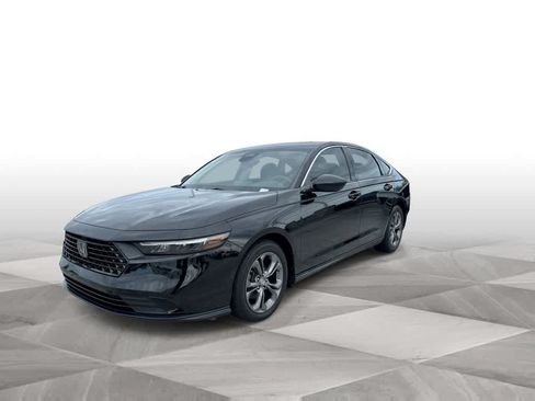Used 2023 Honda Accord EX image 4