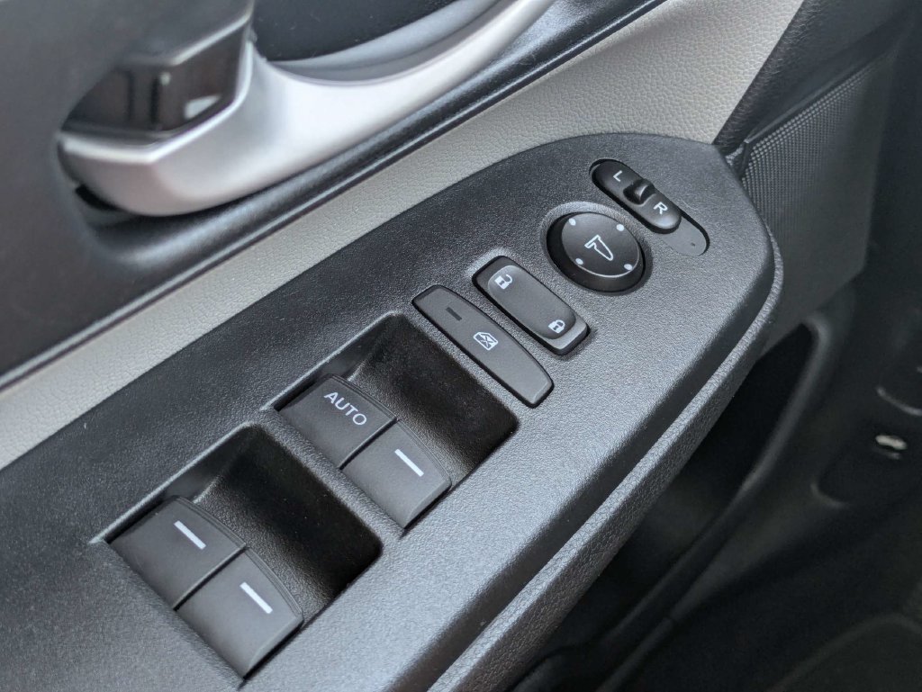 Used 2017 Honda CR-V LX image 23