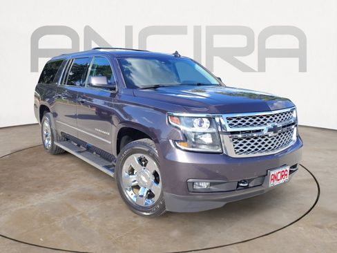 Used 2017 Chevrolet Suburban LT w/ LT Signature Package AWD/4WD image 4