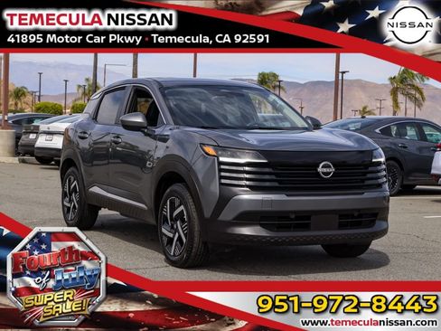 Used 2025 Nissan Kicks SV FWD image 1
