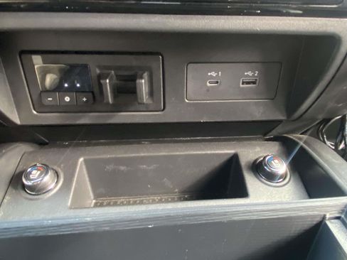 Used 2021 Nissan Titan PRO-4X w/ Pro-4x Convenience Package AWD/4WD image 26