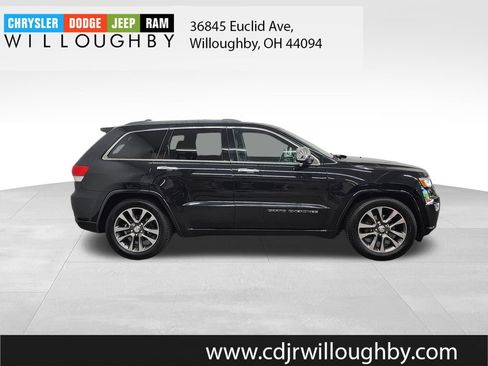 Used 2018 Jeep Grand Cherokee Overland AWD/4WD image 4