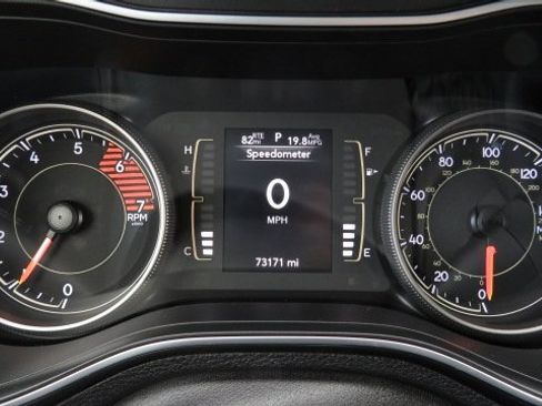 Used 2019 Jeep Cherokee Latitude Plus w/ Comfort/Convenience Group image 27