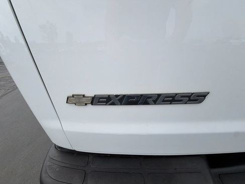 Used 2017 Chevrolet Express 3500 LT w/ LT Preferred Equipment Group RWD image 27