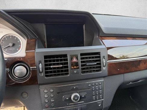 Used 2010 Mercedes-Benz GLK 350 4MATIC image 16