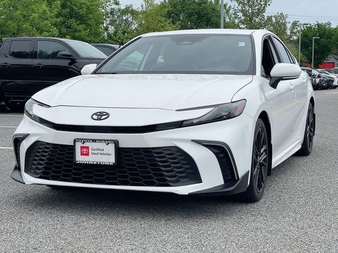 Certified 2025 Toyota Camry SE FWD image 2