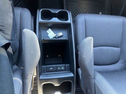 Used 2019 Honda Odyssey LX image 13