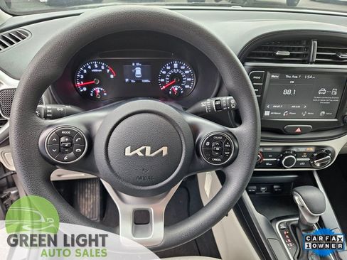 Used 2022 Kia Soul LX image 11