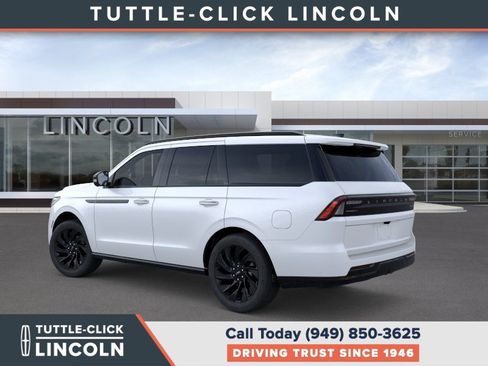 New 2026 Lincoln Navigator Reserve AWD/4WD image 4